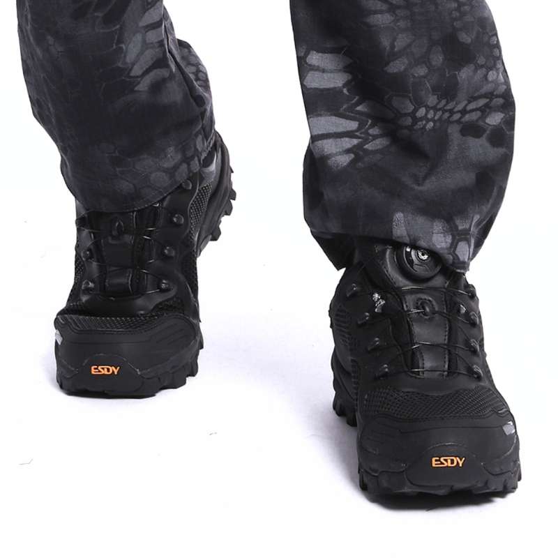 StrideFlex – Ergonomic Outdoor & Hiking Shoe With Twist Closure System